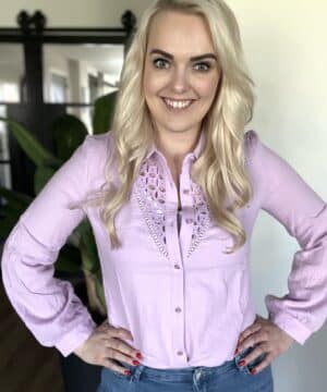 Blouse embroidery lila